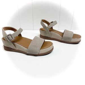 Rockport Taupe and Brown Women's Wedges